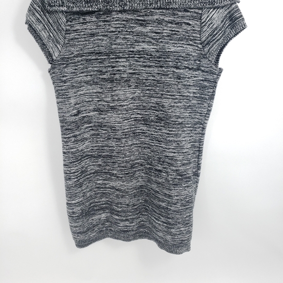 Kenneth Cole Button Up Cardigan Size Small - Picture 5 of 5